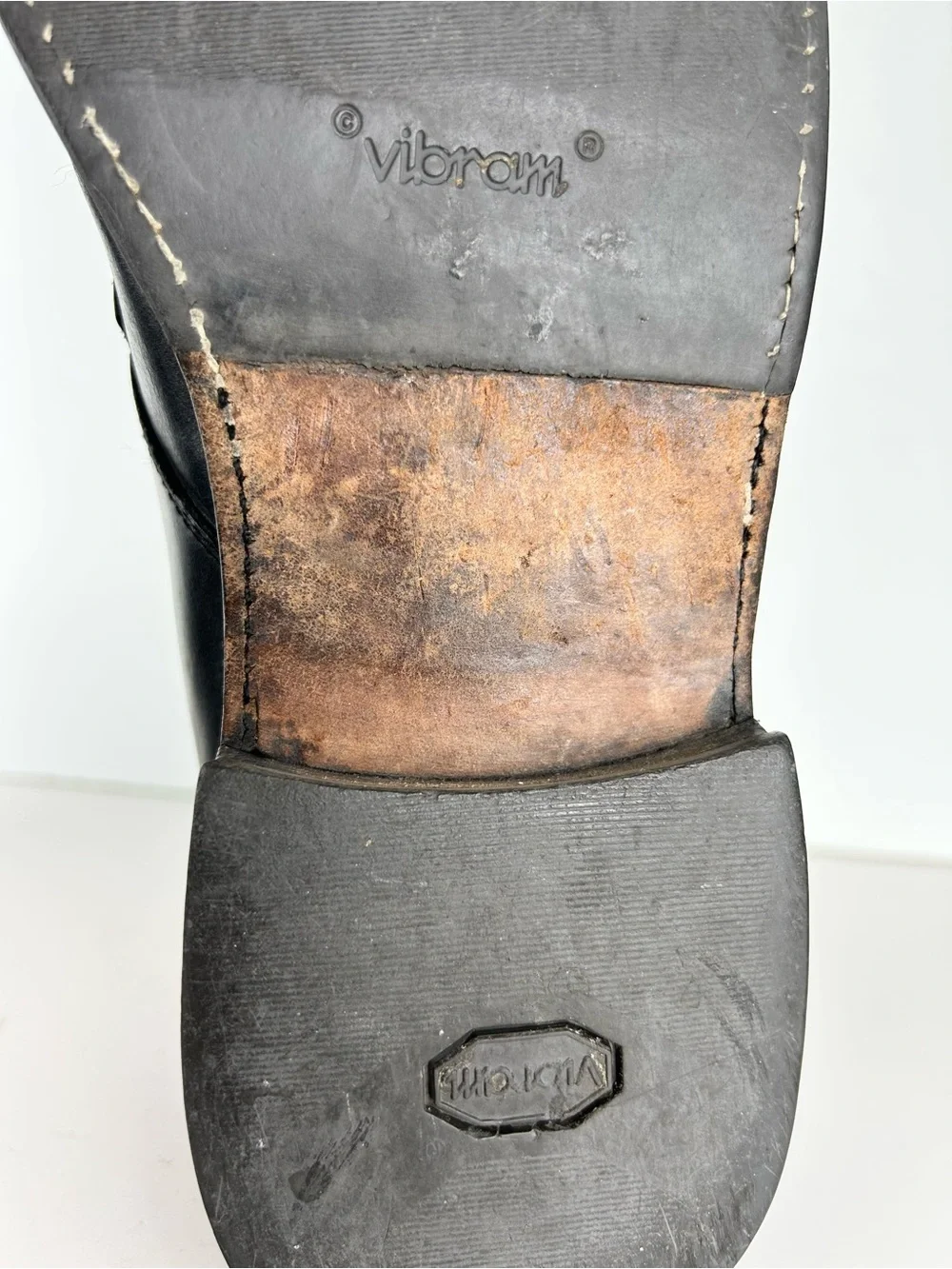 Frye Weston Lace Up Black Leather Chukka Vibram Soles Minimalist Ankle Boots